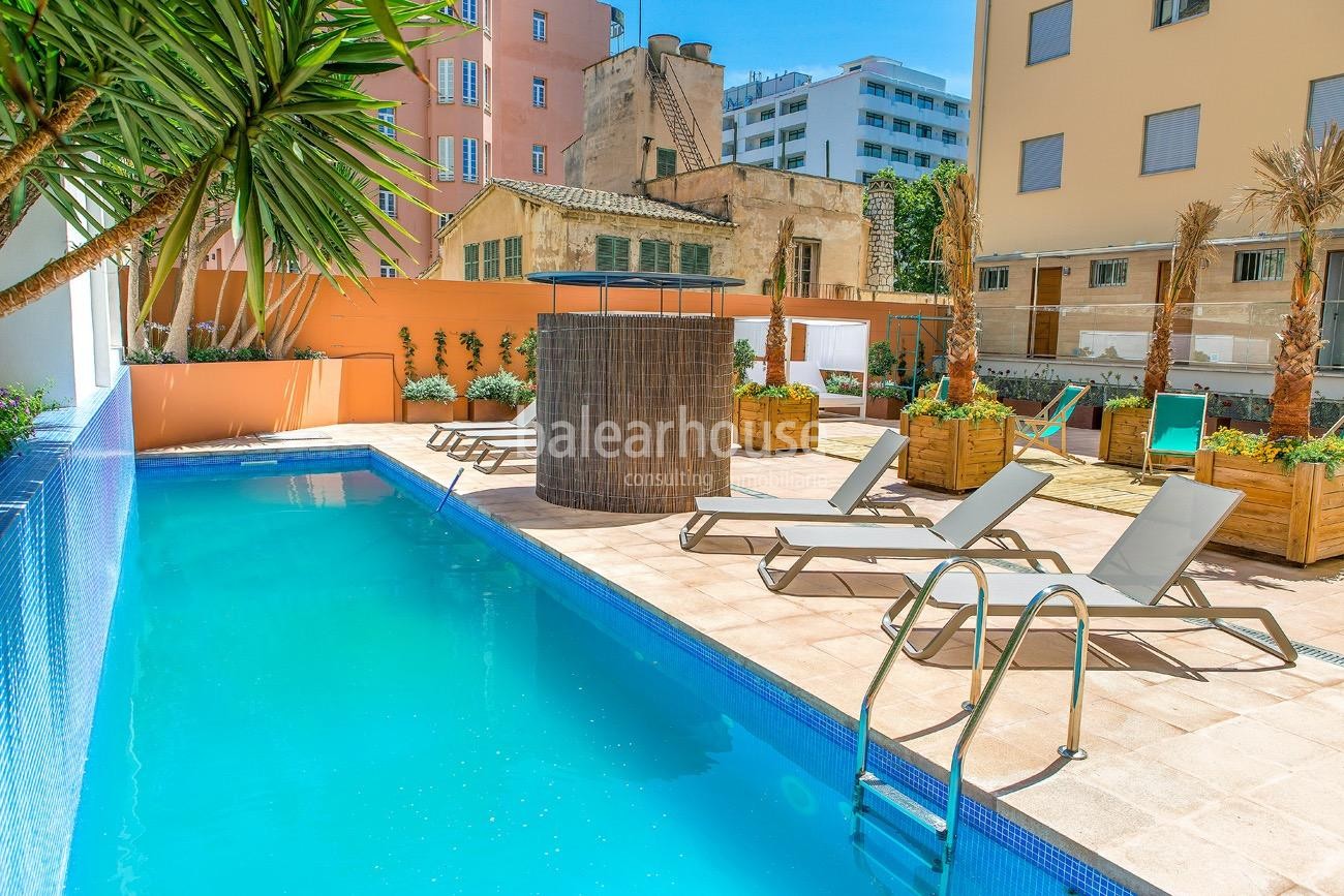 Piso duplex con piscina comunitaria en palma centro