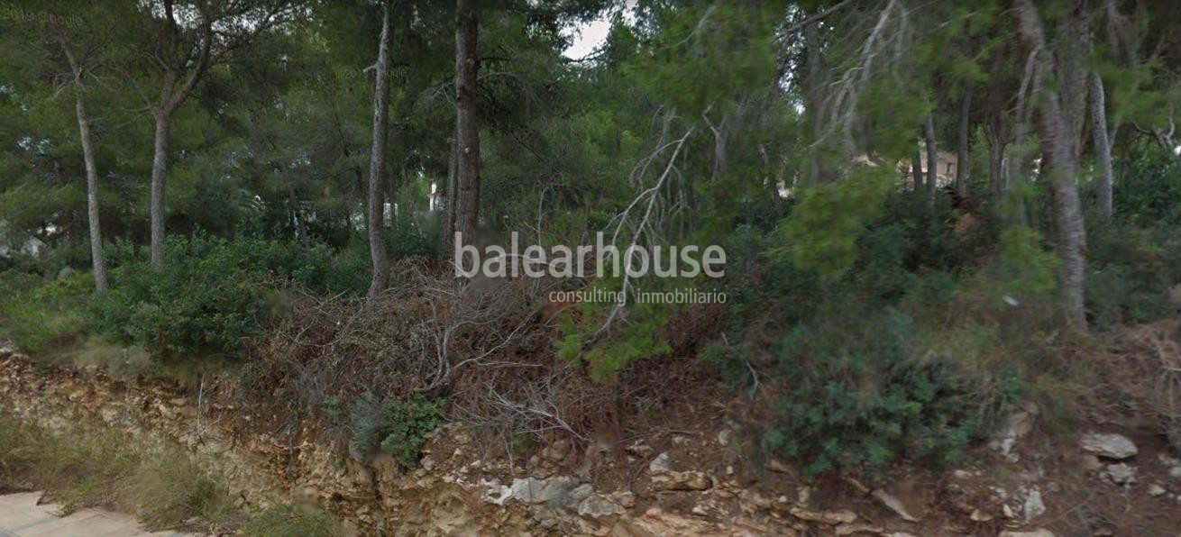 Fantástico terreno en la bonita zona costera de Sol de Mallorca para construir una villa unifamiliar