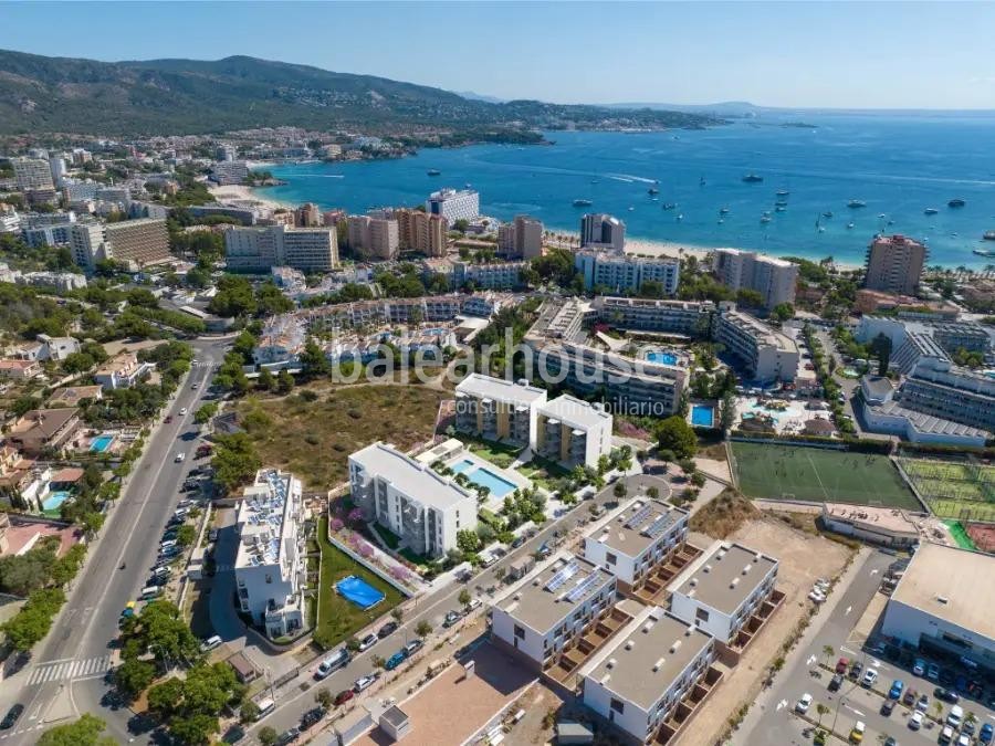 Modernas viviendas de obra nueva con terrazas y grandes piscinas cerca de playas en Palmanova