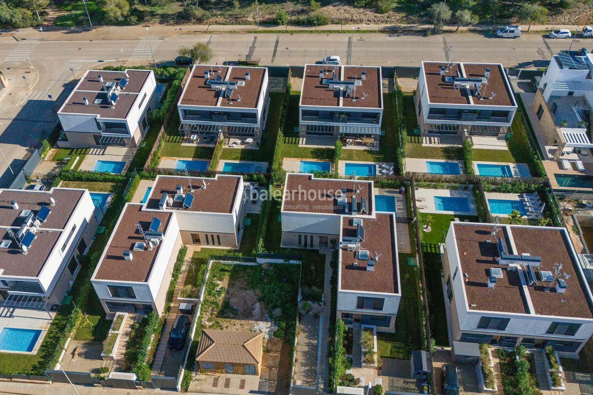 Modernos chalets pareados con piscina y jardín privados junto a preciosas calas en Puig de Ros