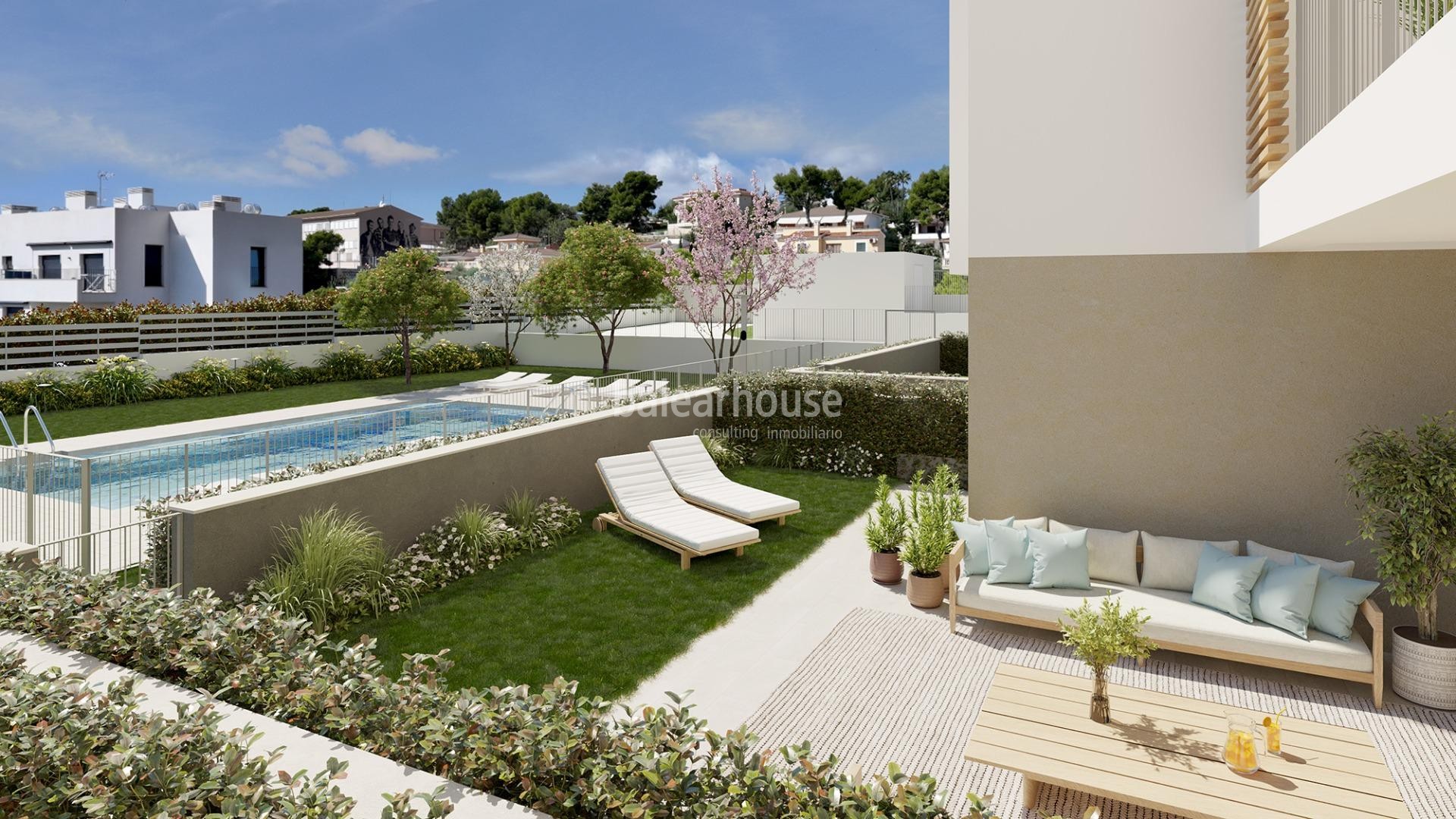 Moderna new build homes near beaches with gardens and swimming pools in Palmanova