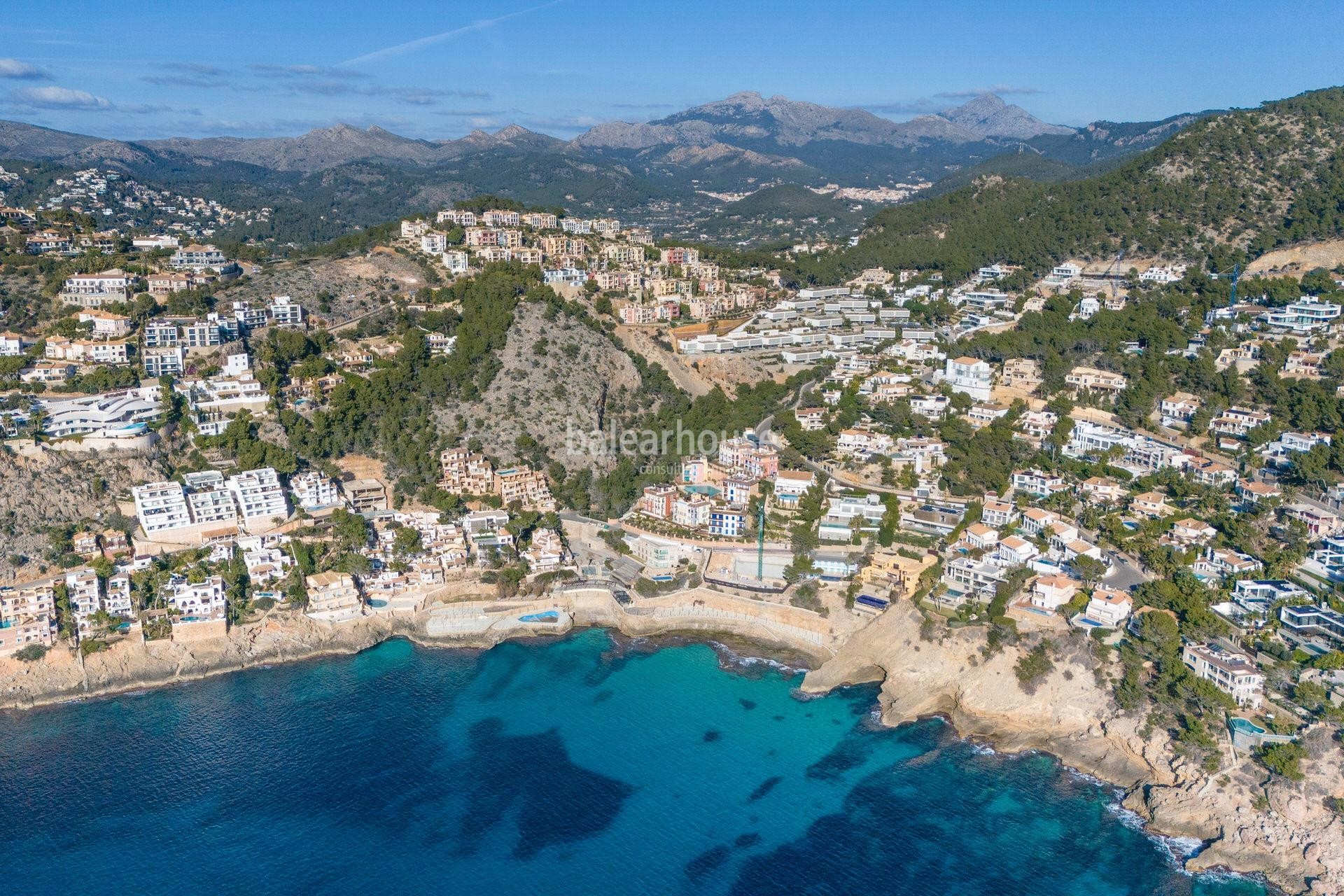 Gran villa de altas calidades y un cuidado diseño moderno con vistas preciosas al mar en Cala Llamp