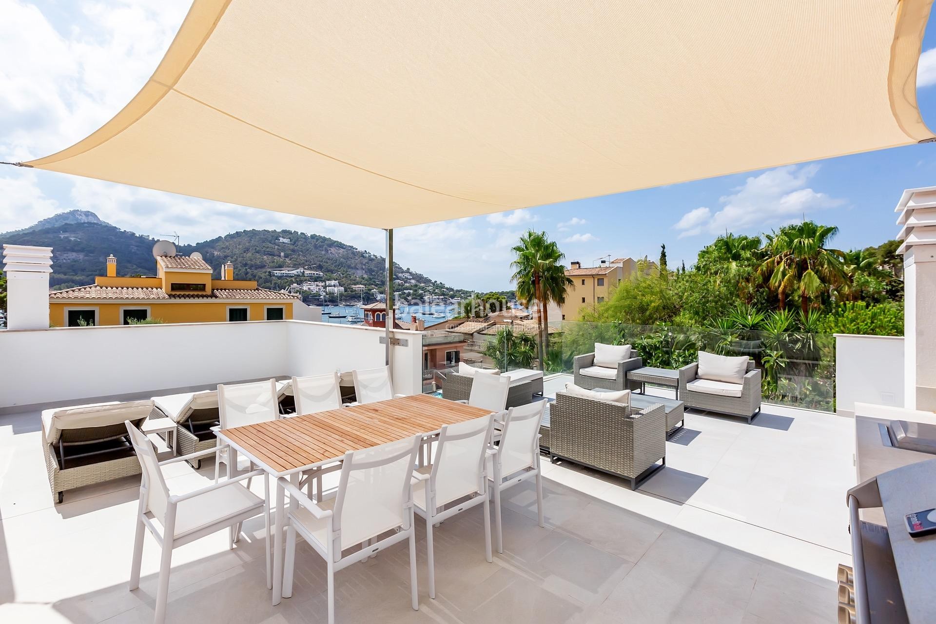 Schöne Villa mit Ferienlizenz und toller Aussicht neben dem Segelclub in Puerto de Andratx.