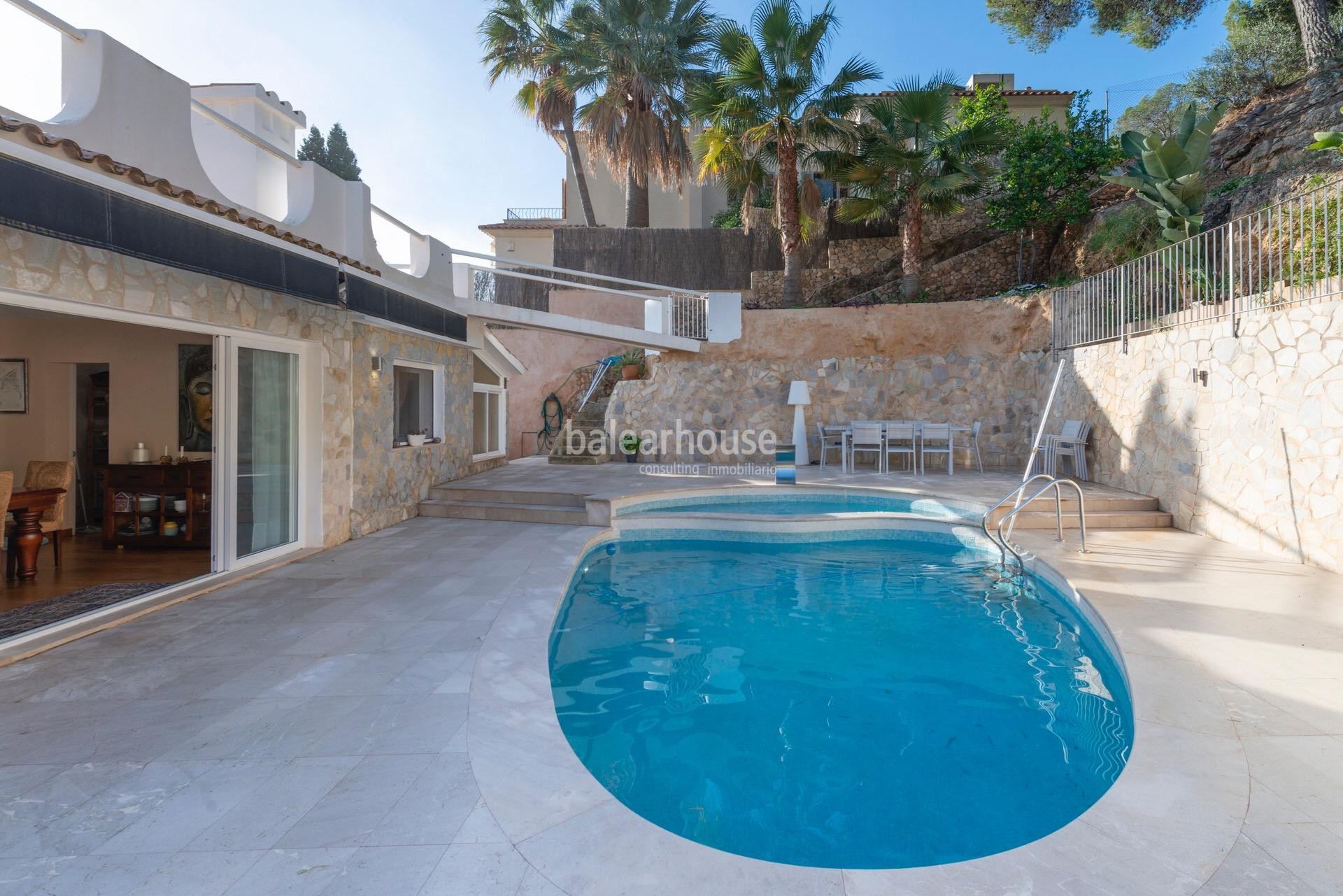 Excellent villa in Costa d'en Blanes facing south, sea views and large terraces with pool