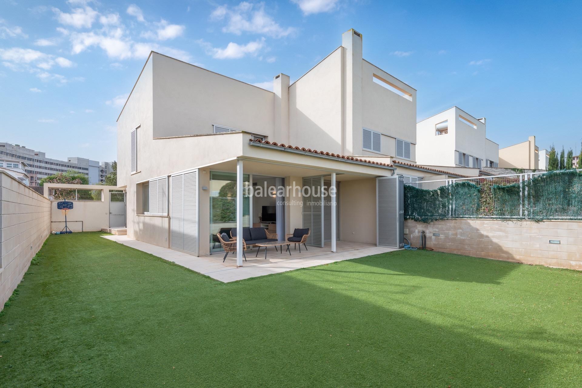 Moderno chalet con gran jardín y terrazas en la verde zona de Sa Teulera en Palma