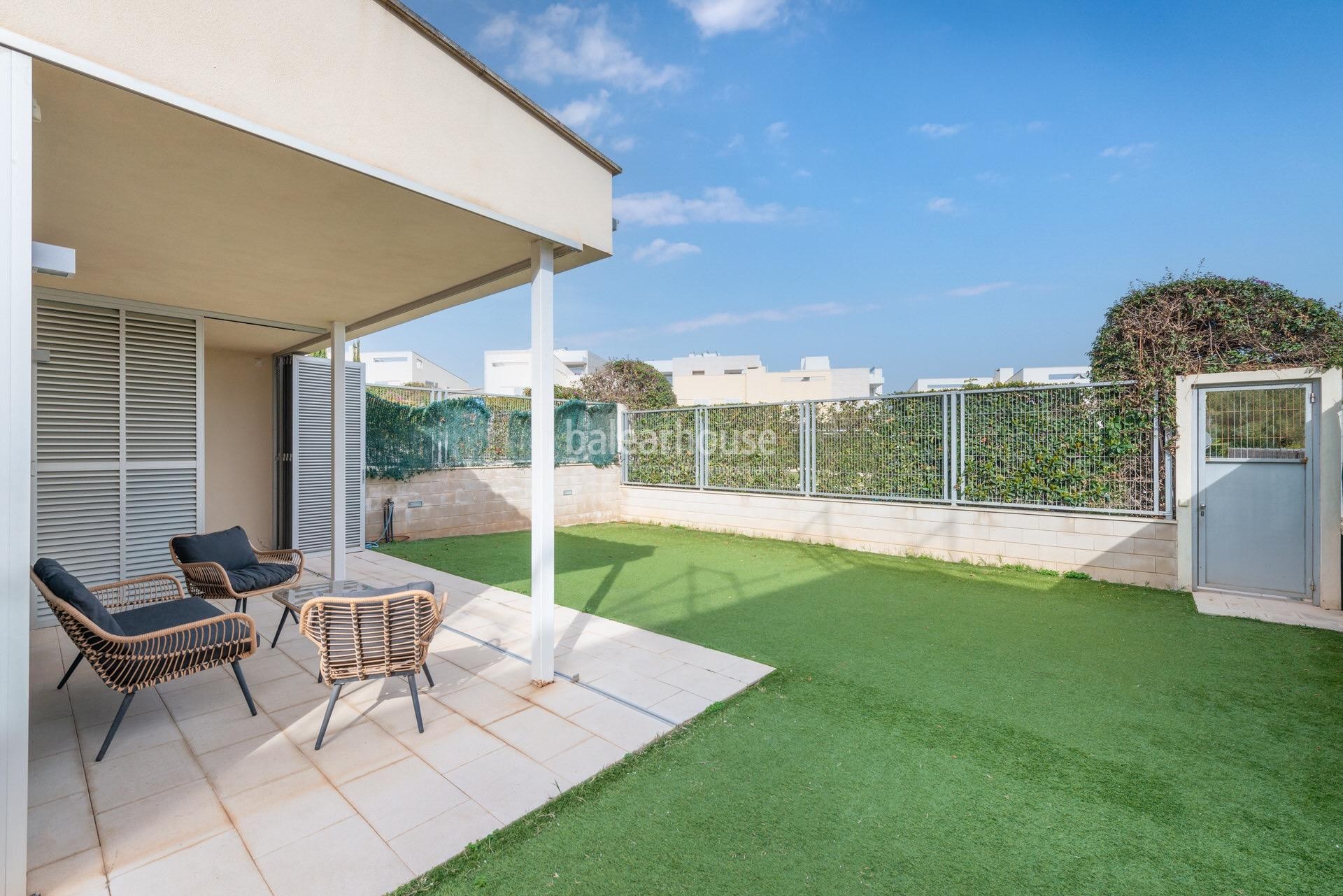 Moderna Villa mit großem Garten und Terrassen in der grünen Gegend von Sa Teulera in Palma