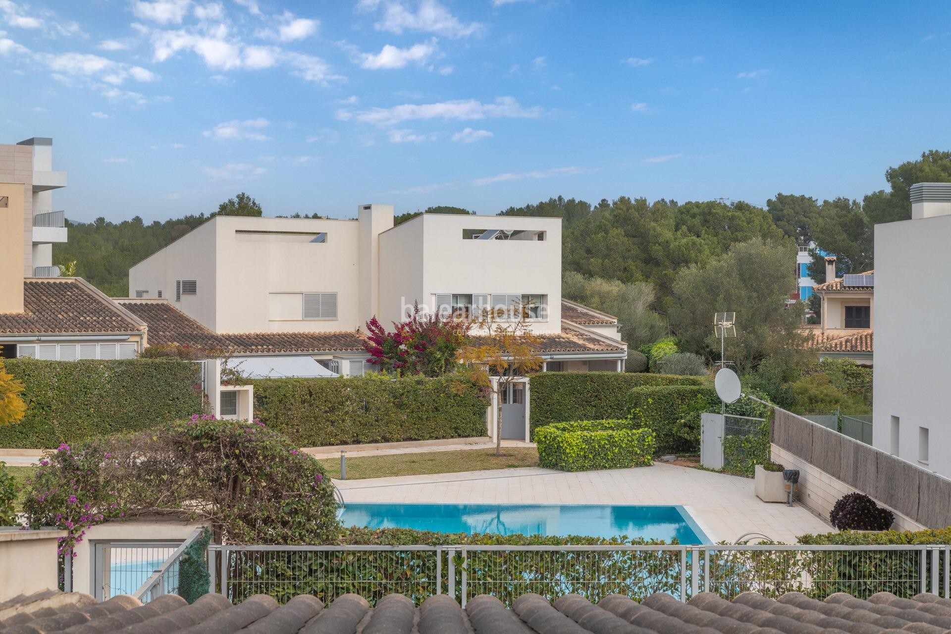 Moderna Villa mit großem Garten und Terrassen in der grünen Gegend von Sa Teulera in Palma