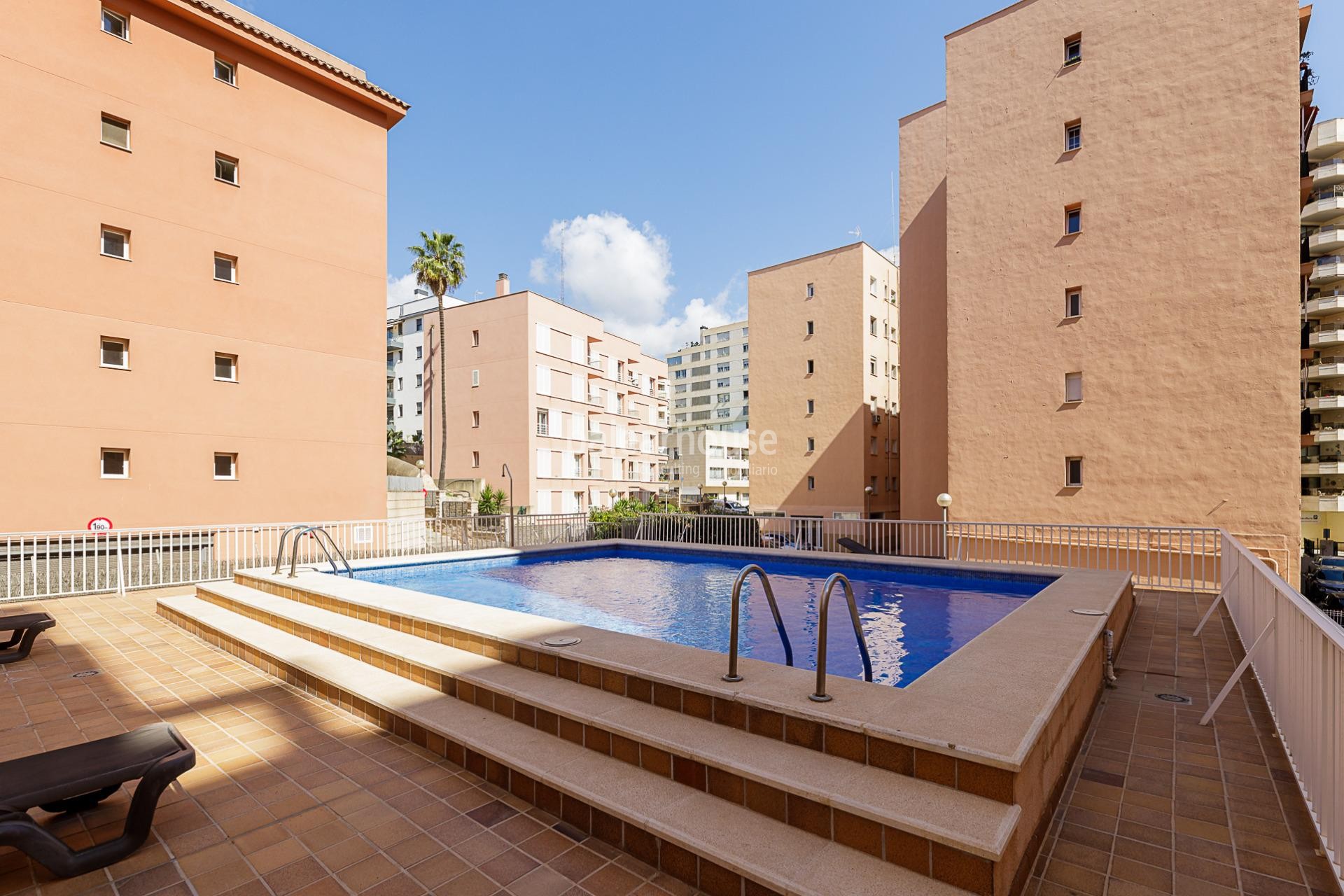 Geräumige und helle Wohnung am renovierten Paseo Marítimo de Palma mit Terrasse und Pool