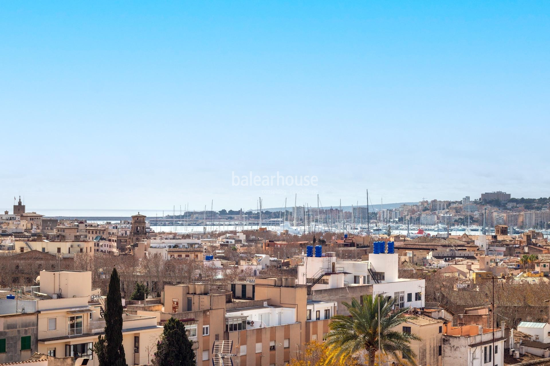 Excellent large Moderna penthouse in the historic center of Palma with city and sea views