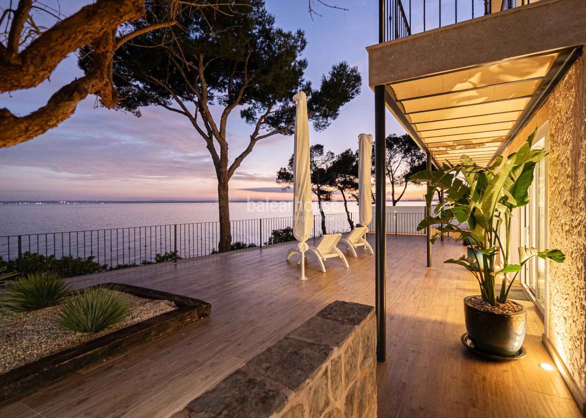 Atemberaubende Aussicht und direkter Zugang zum Meer von dieser mediterranen Villa in Alcudia