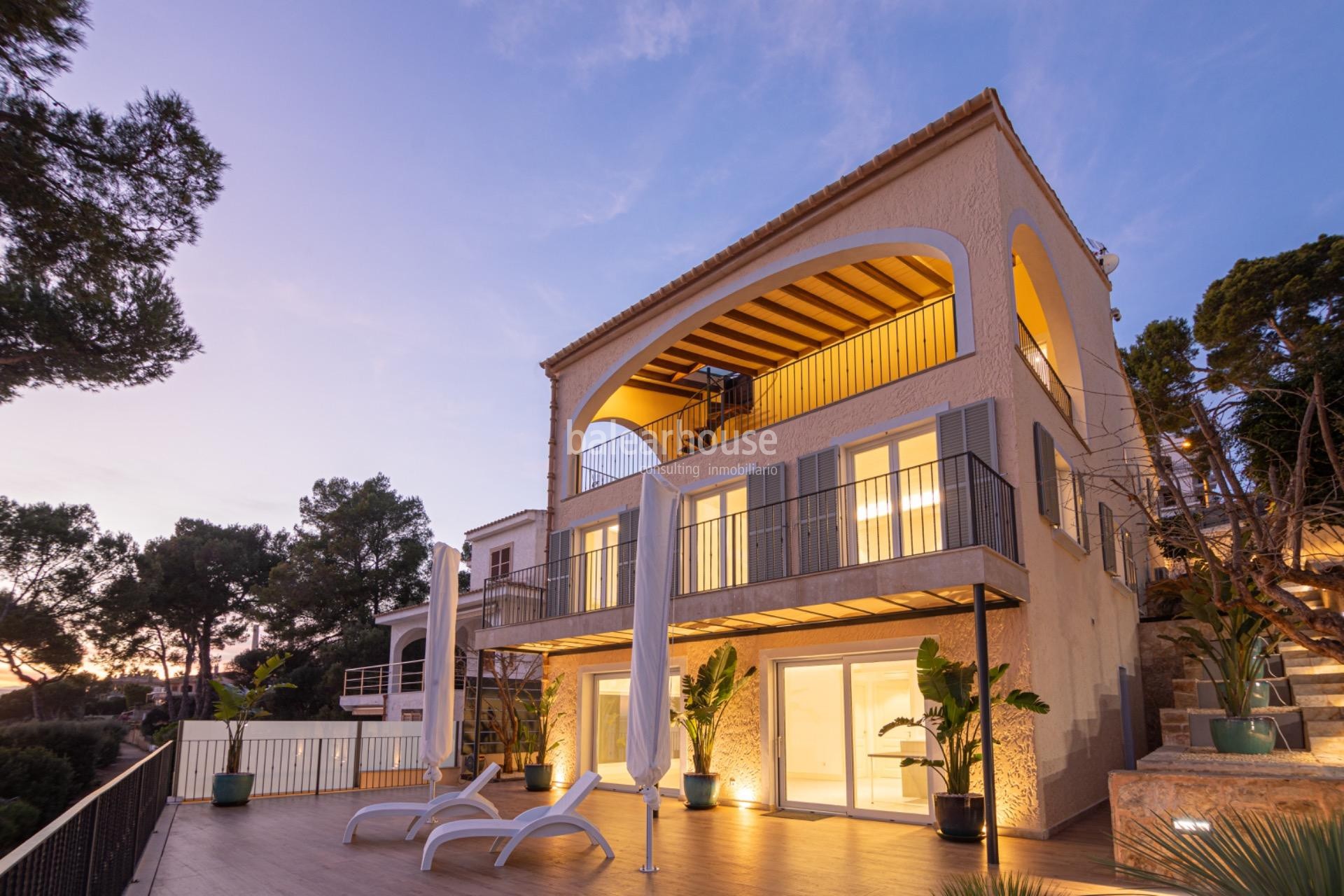 Atemberaubende Aussicht und direkter Zugang zum Meer von dieser mediterranen Villa in Alcudia