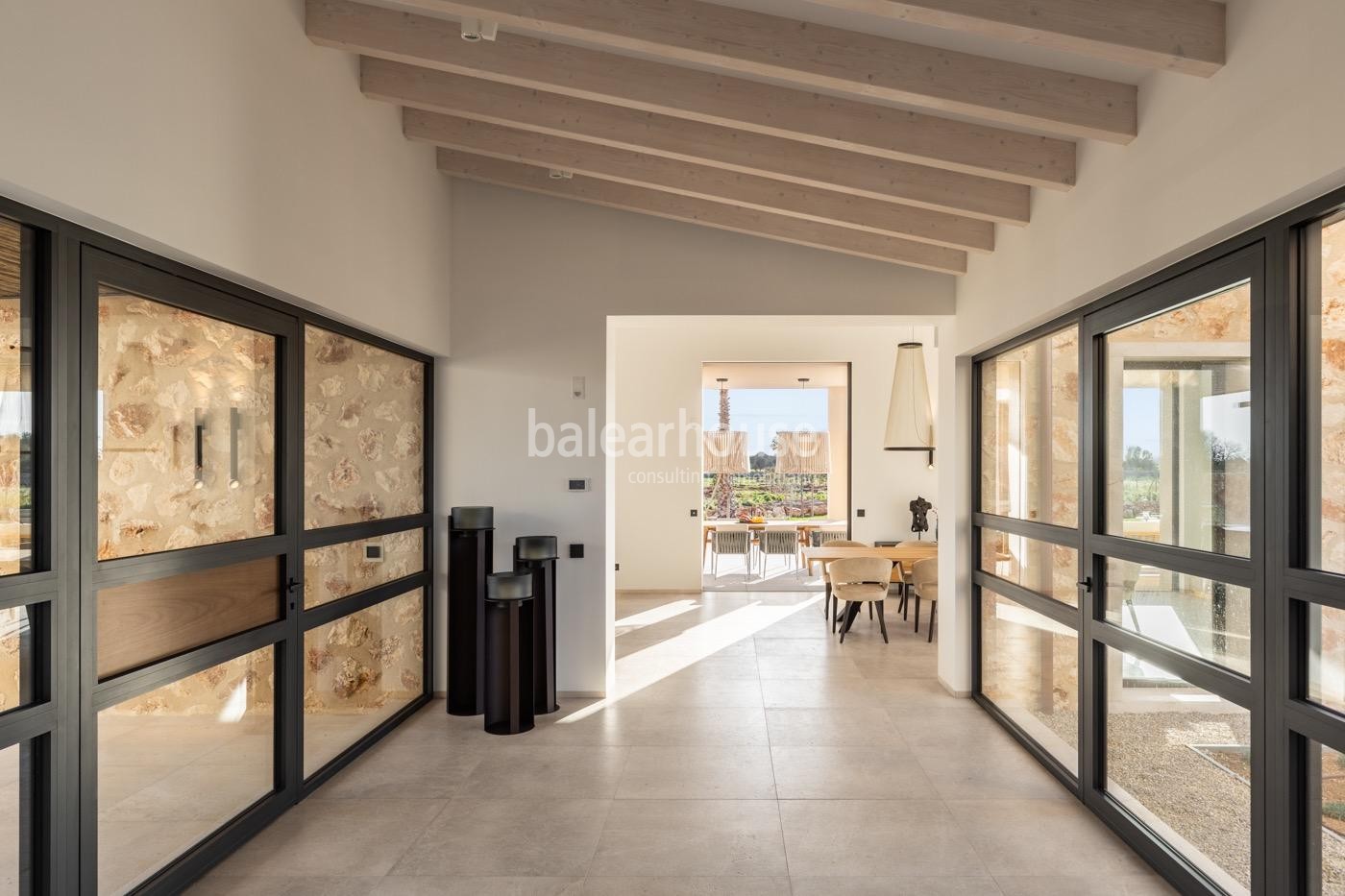 Spectacular new finca with views of all the green surroundings of Santanyí and close to beaches