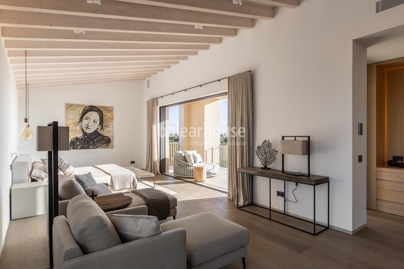 Spectacular new finca with views of all the green surroundings of Santanyí and close to beaches