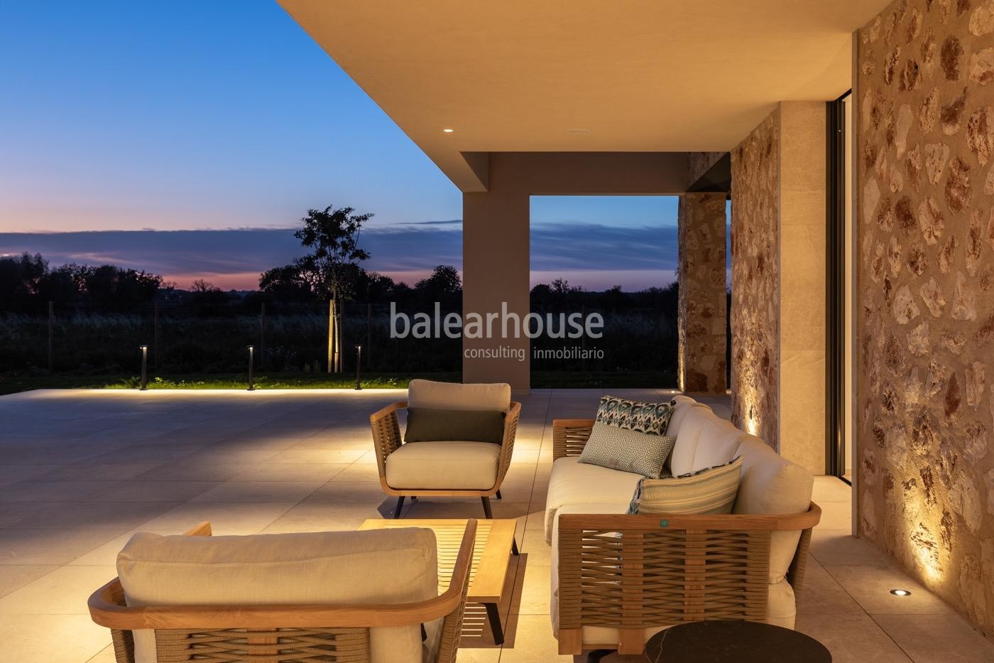 Spectacular new finca with views of all the green surroundings of Santanyí and close to beaches