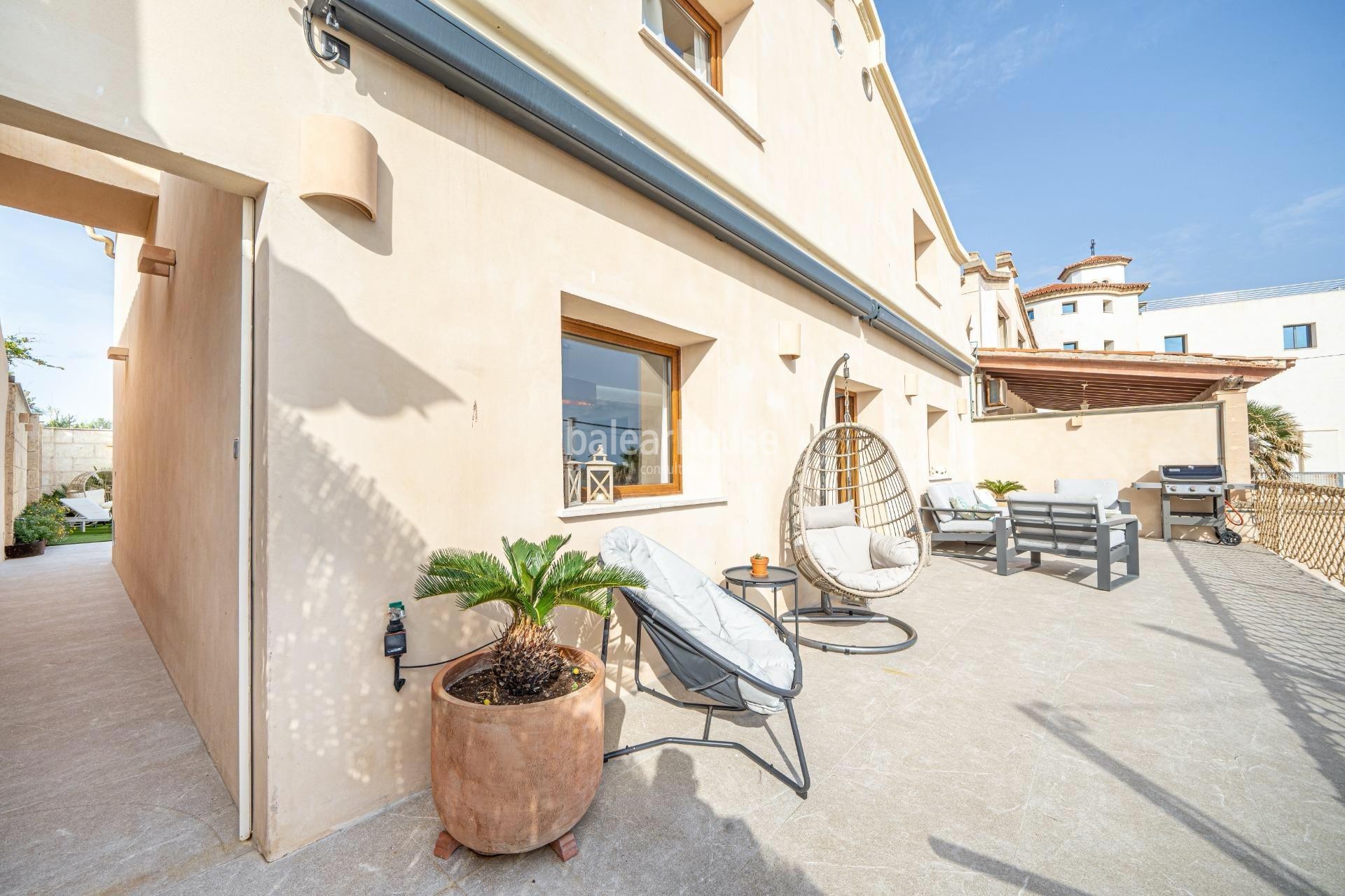 Fabulosa villa moderna frente al mar con terrazas, gran jardín y piscina en la costa de Palma